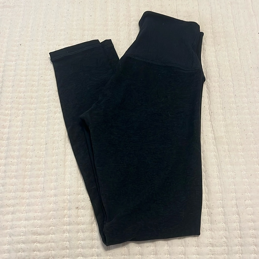 Aritzia leggings size small, only worn once